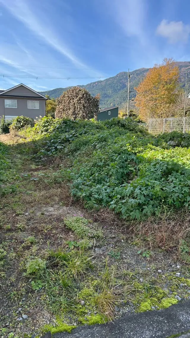 高島市マキノ町で草刈りのお仕事をさせていただきました。