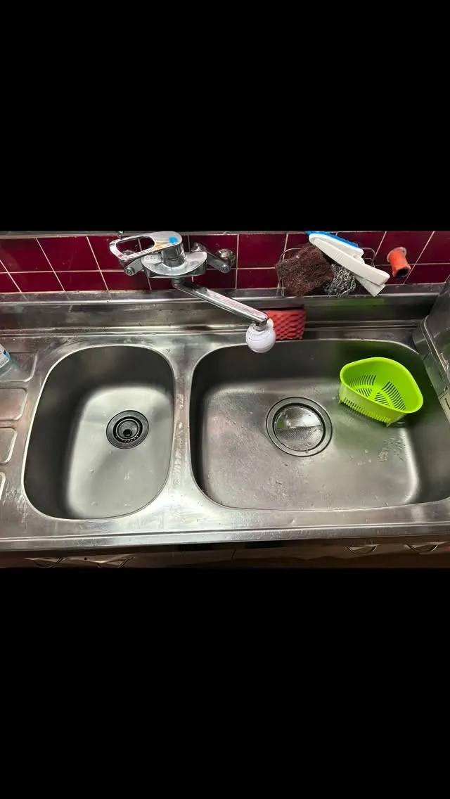 40年くらい前の流行りの2層シンクの使い勝手が超悪くで、掃除...